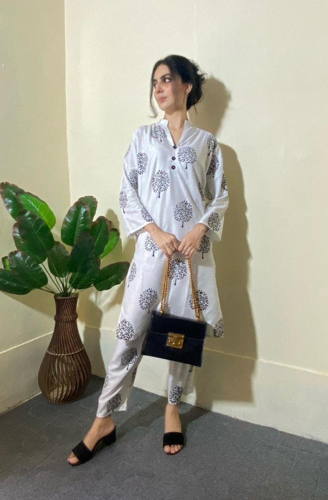 2 Pcs Women's Stitched Linen Printed Suit - Bold Beautiful